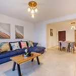 Life On Waters Edge With Unique Views In St Pauls By 360 Estates Apartamento