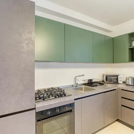 Life On Waters Edge With Unique Views In St Pauls By 360 Estates * 圣保罗湾城