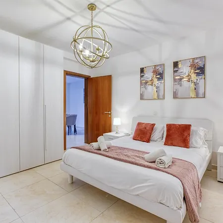 Life On Waters Edge With Unique Views In St Pauls By 360 Estates Lägenhet St. Paul's Bay