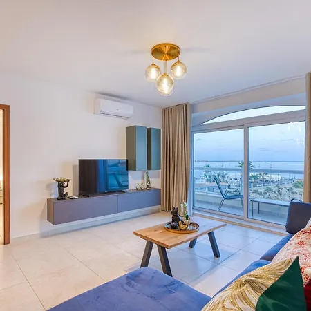 Life On Waters Edge With Unique Views In St Pauls By 360 Estates *