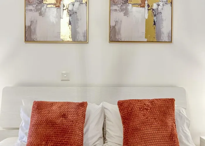 Appartamento Life On Waters Edge With Unique Views In St Pauls By 360 Estates *