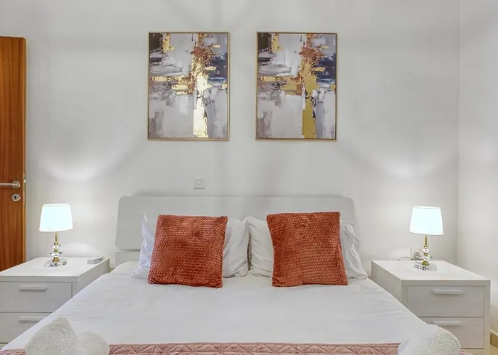 Life On Waters Edge With Unique Views In St Pauls By 360 Estates