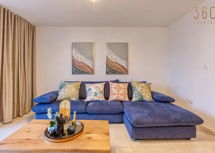 Life On Waters Edge With Unique Views In St Pauls By 360 Estates *