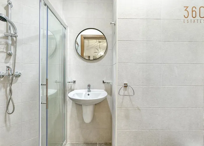 Appartamento Life On Waters Edge With Unique Views In St Pauls By 360 Estates *